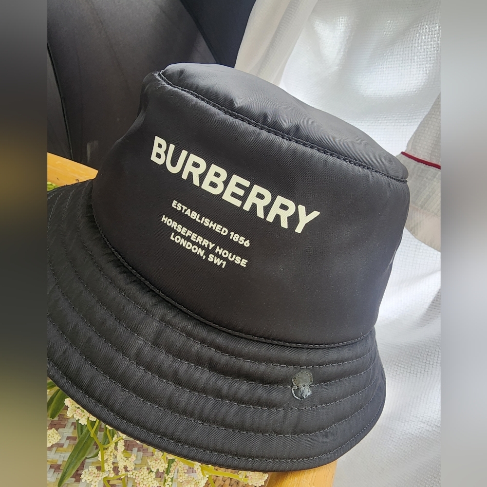 Authentic Burberry Black Bucket Hat with Logo M Size